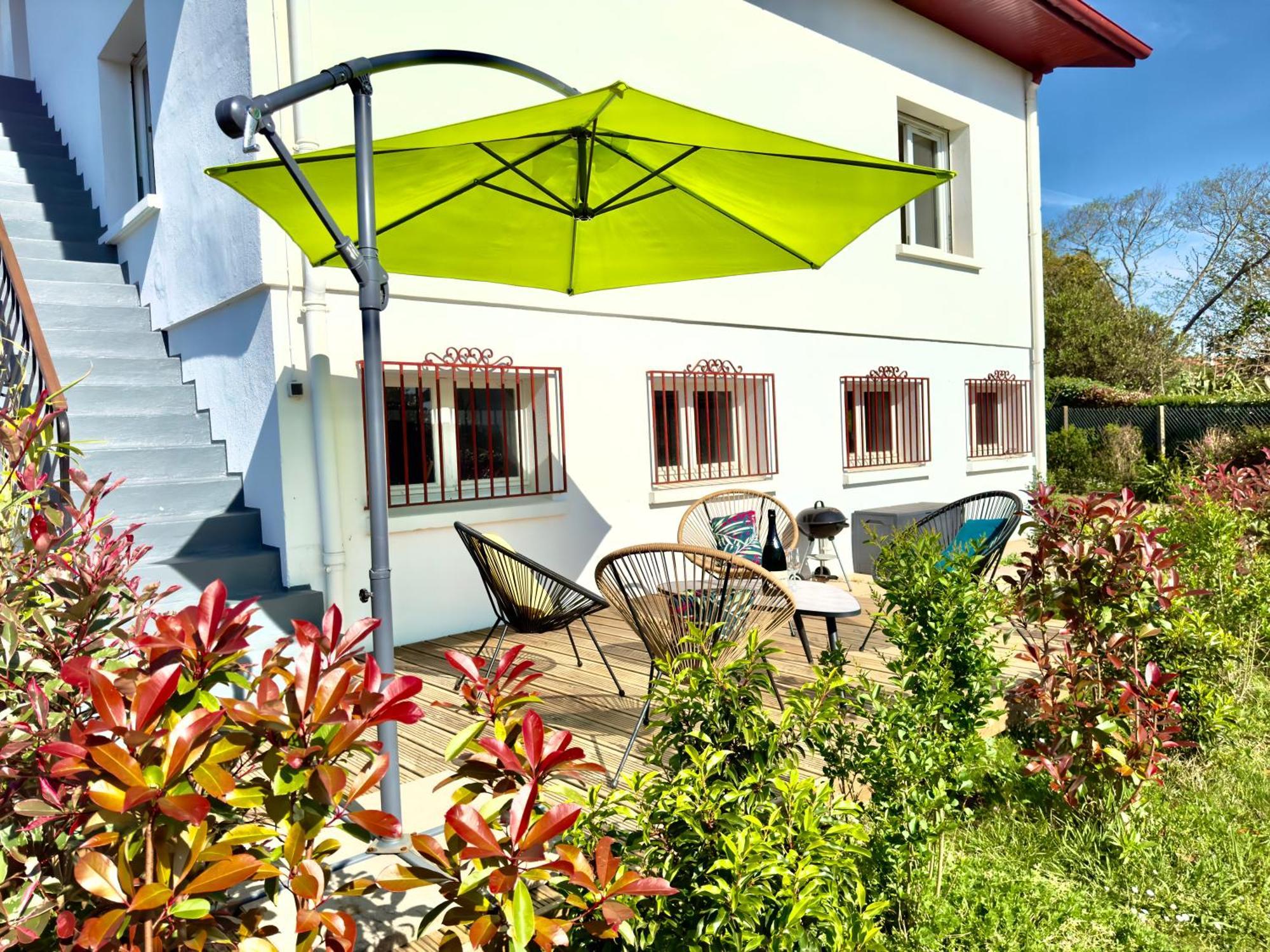 Maison Des Chenes 64 - Independant Apartment With Terrasse Буко Екстер'єр фото